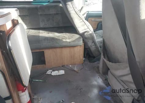 1994 Ford Econoline E250 Super Duty Van from USA, damaged, VIN 1FDHS24H4RHB56108